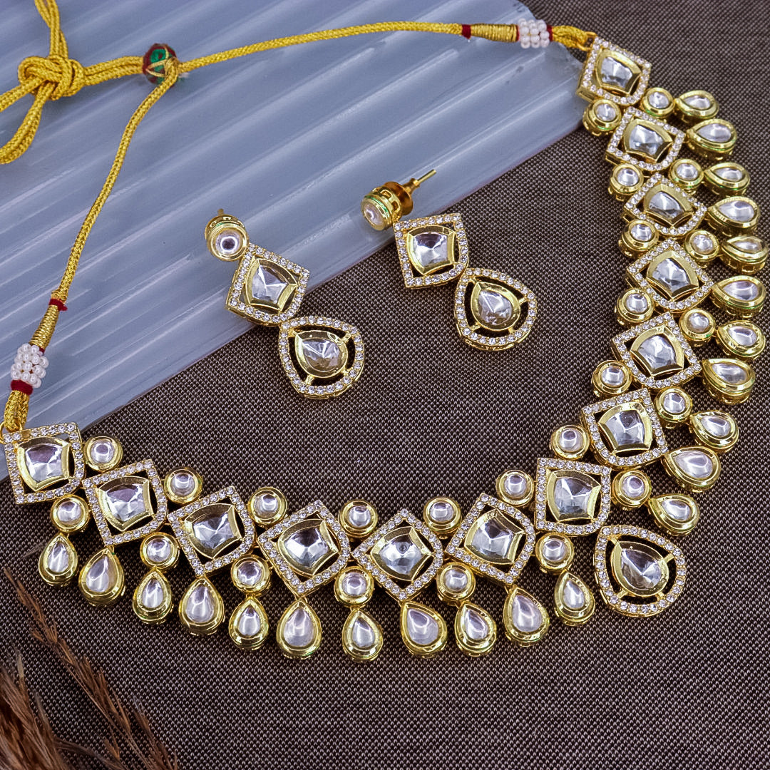 Yukna Kundan Choker Set With Earring