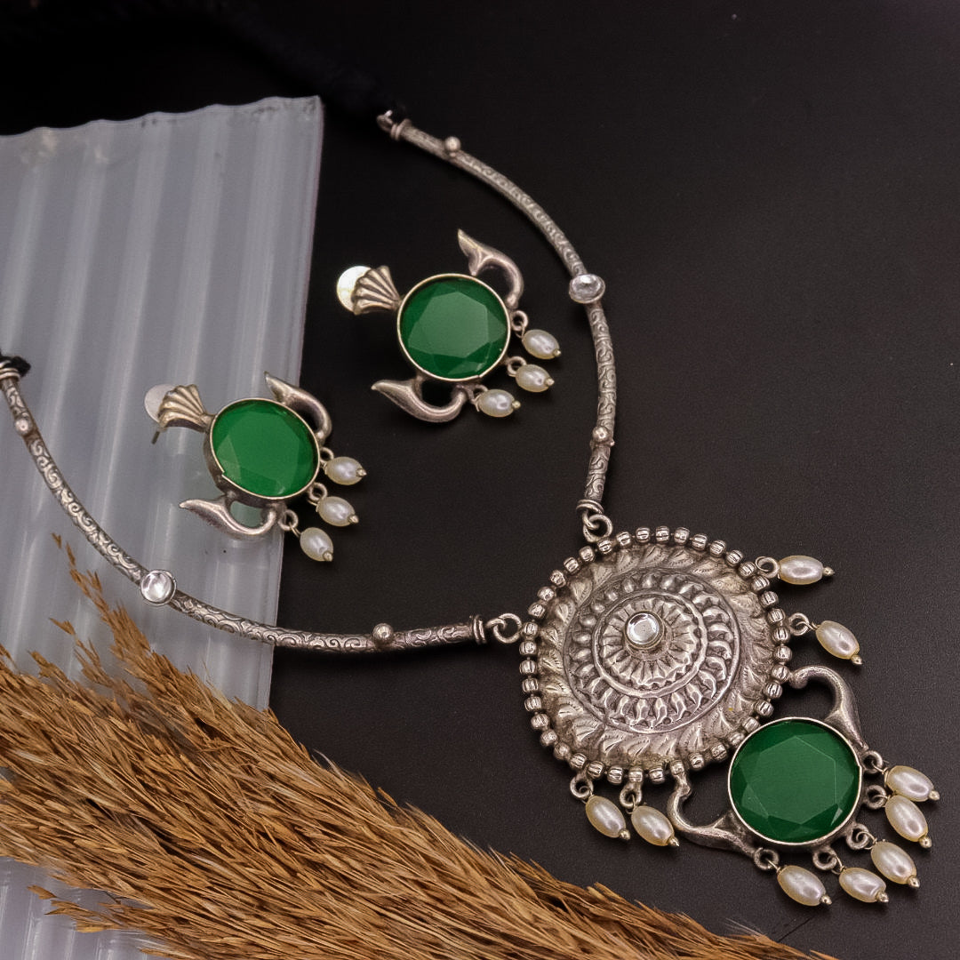 Ramila Hasli Choker Set