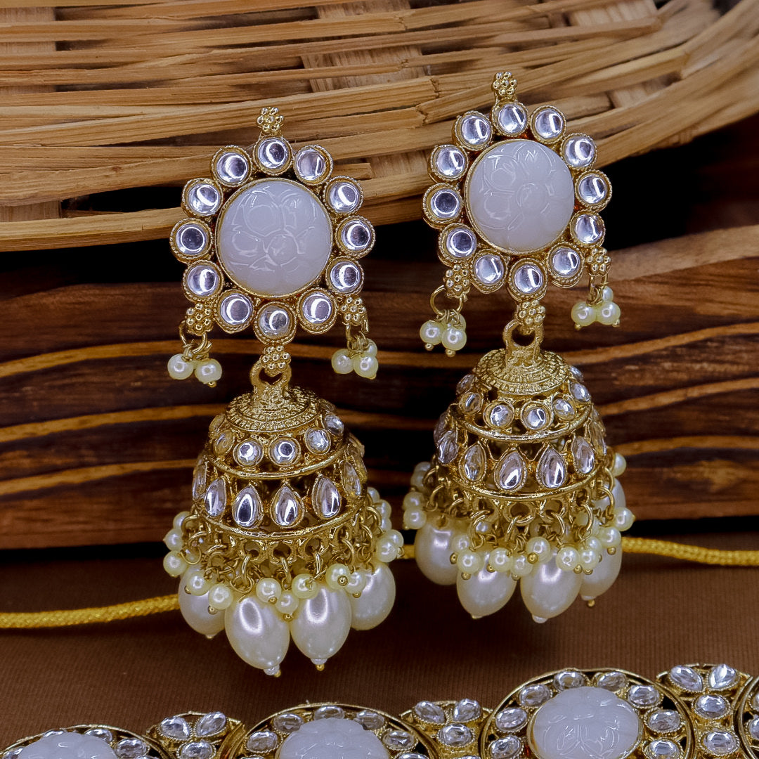 Suhila Kundan Set With Jhumka - White