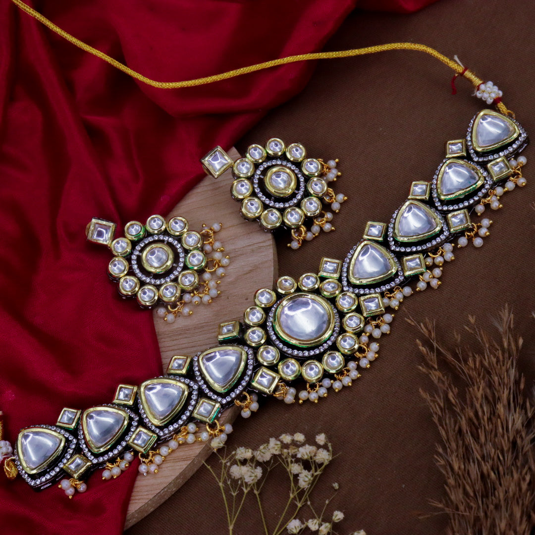 Kirtan Premium Kundan Choker Set