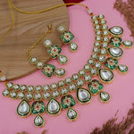 Load image into Gallery viewer, Mandubala Kundan Choker Set With Earring And Mangtika
