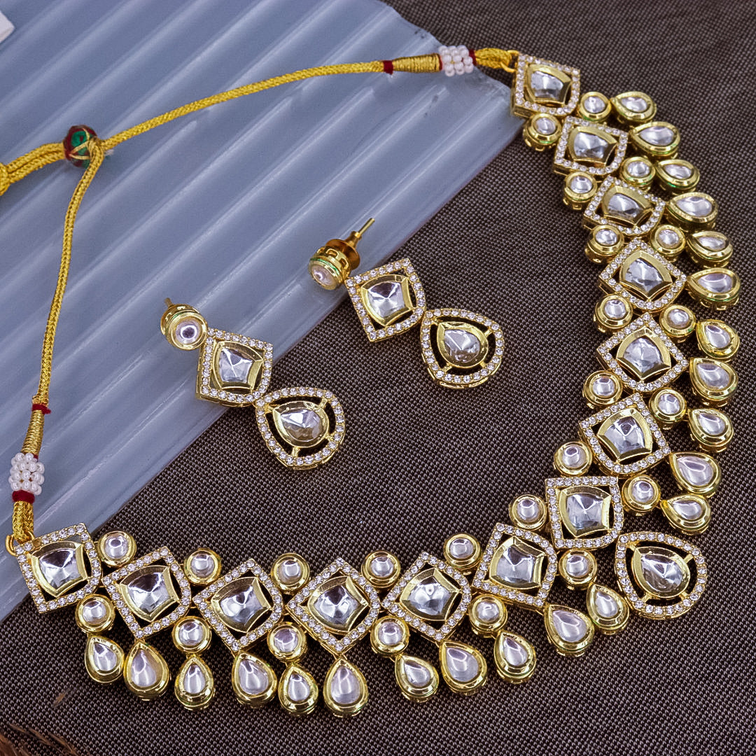 Yukna Kundan Choker Set With Earring