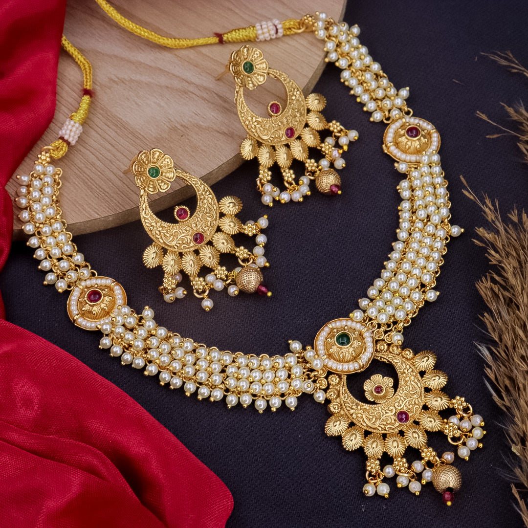 Anu Rajwadi Choker Set