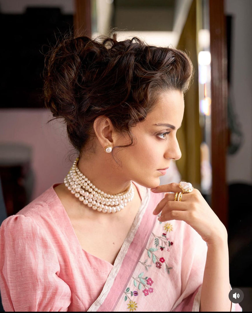 Kangana Raut Pearl Choker Without Earrings