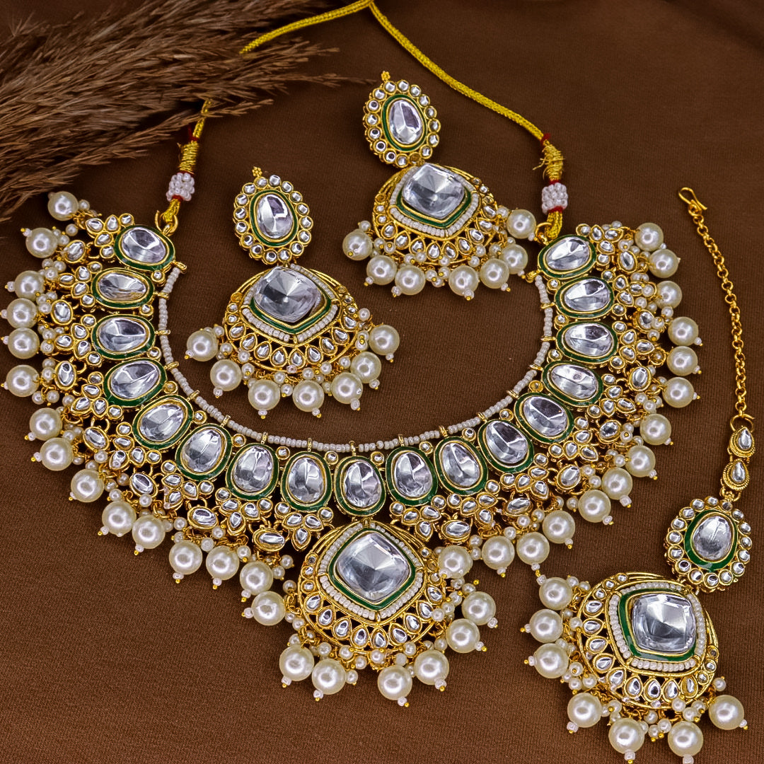 Shivay Premium Kundan Choker Set With Earring & Maangteeka