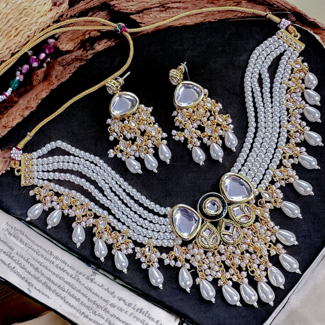 Premium Sunaina Kundan Choker Set With Earrings