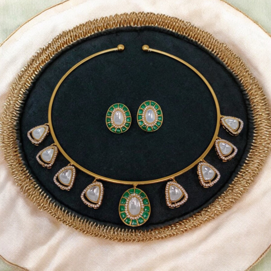 Kajal Hasli Choker Set With Earrings