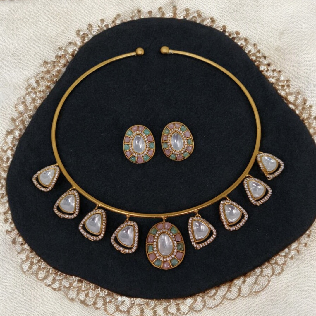 Kajal Hasli Choker Set With Earrings