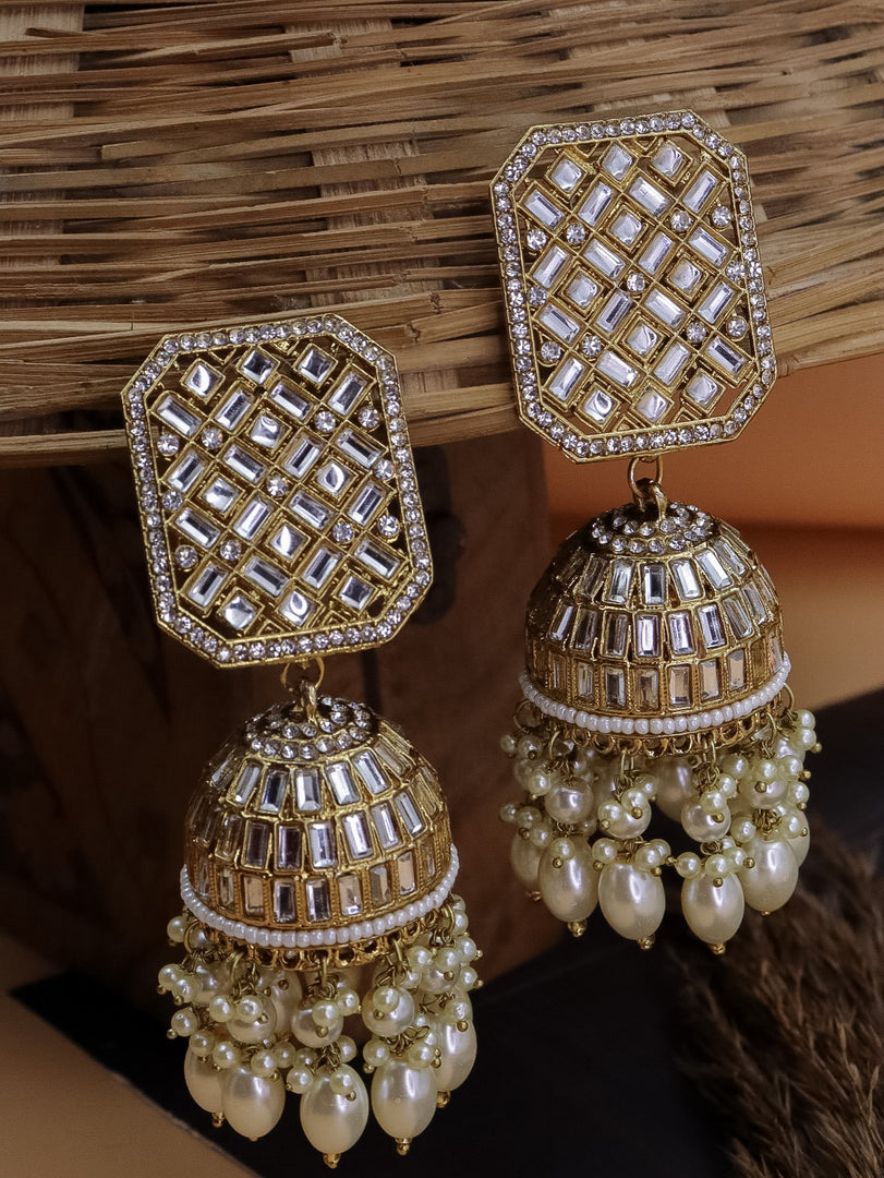 Lara Kundan Jhumka