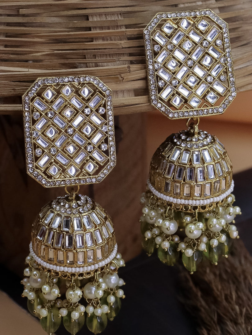 Lara Kundan Jhumka