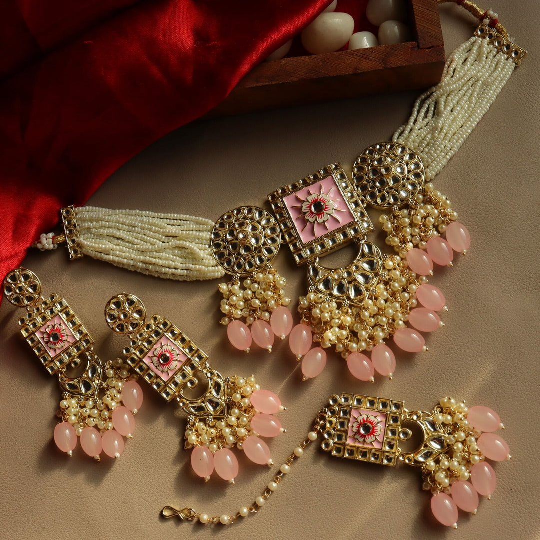 Snehreet Kundan Choker With Teeka