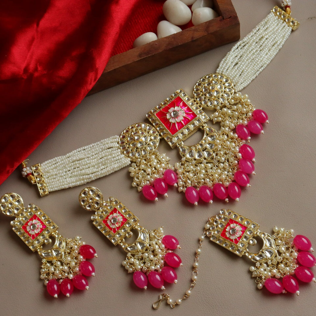 Snehreet Kundan Choker With Teeka