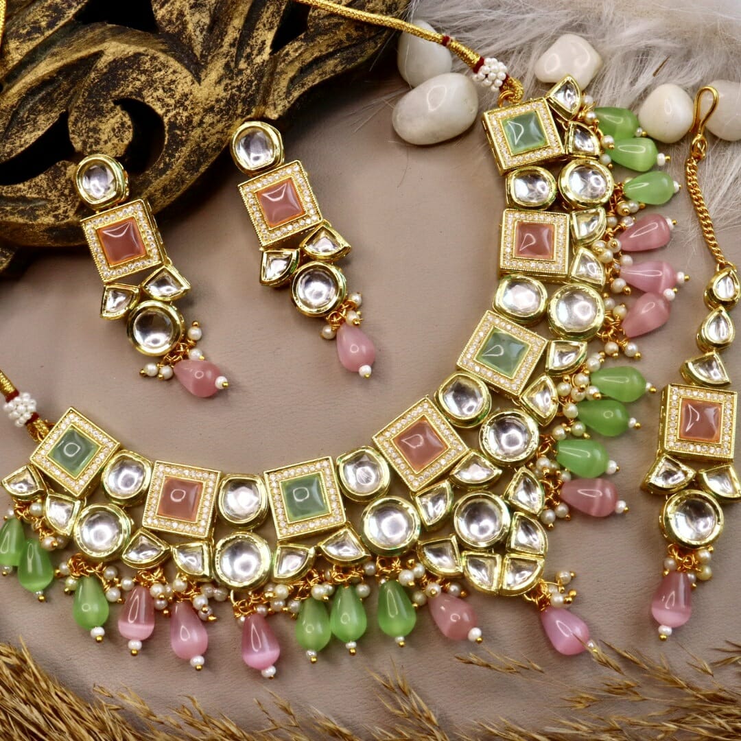 Sehmet Kundan Choker With Monalisa Beads