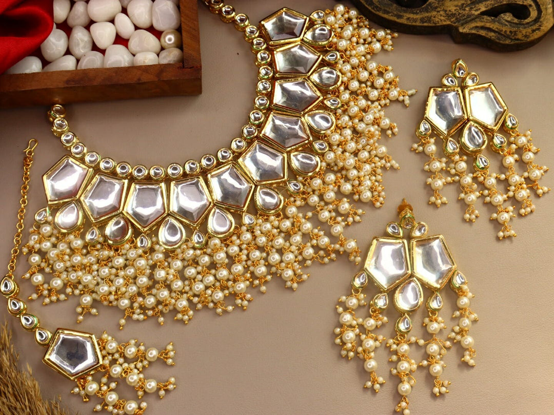 Indrani Kundan Choker Set