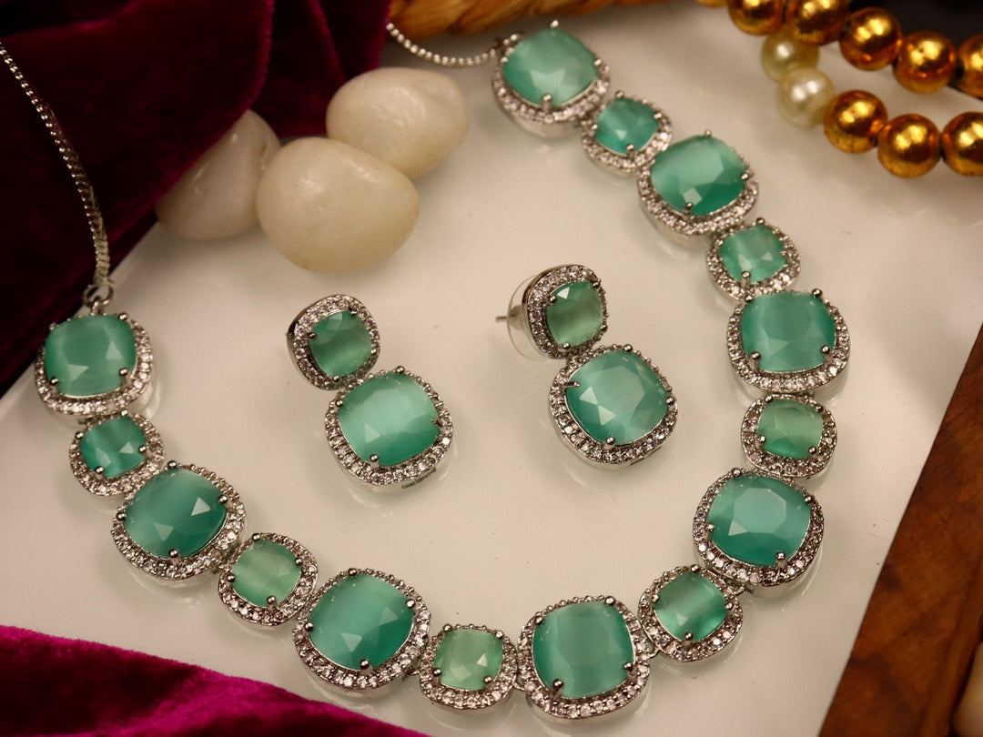 Merwan Emerald AD Choker Set