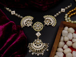 Load image into Gallery viewer, Peshwa Kundan Sheeshphool With Teeka
